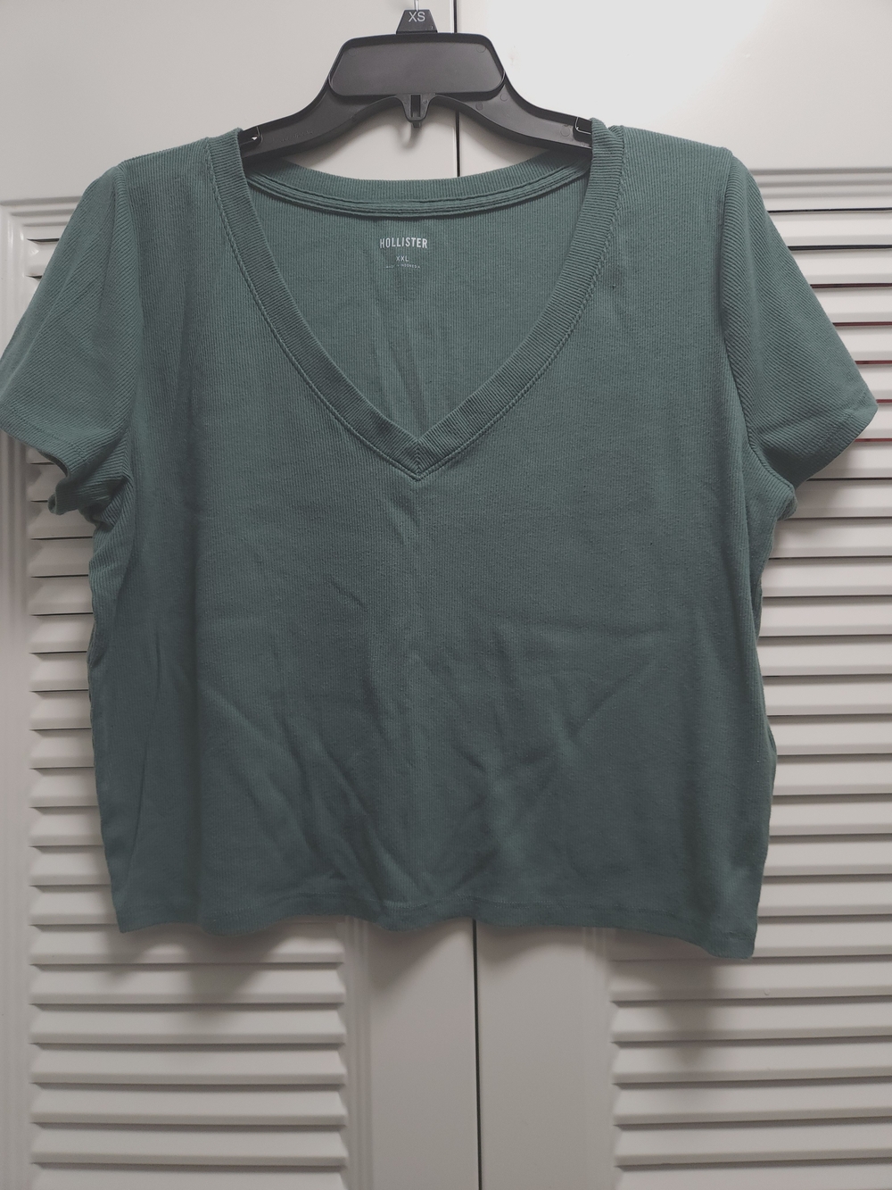 Hollister Ribbed V-Neck Crop Top Sage Green XXL